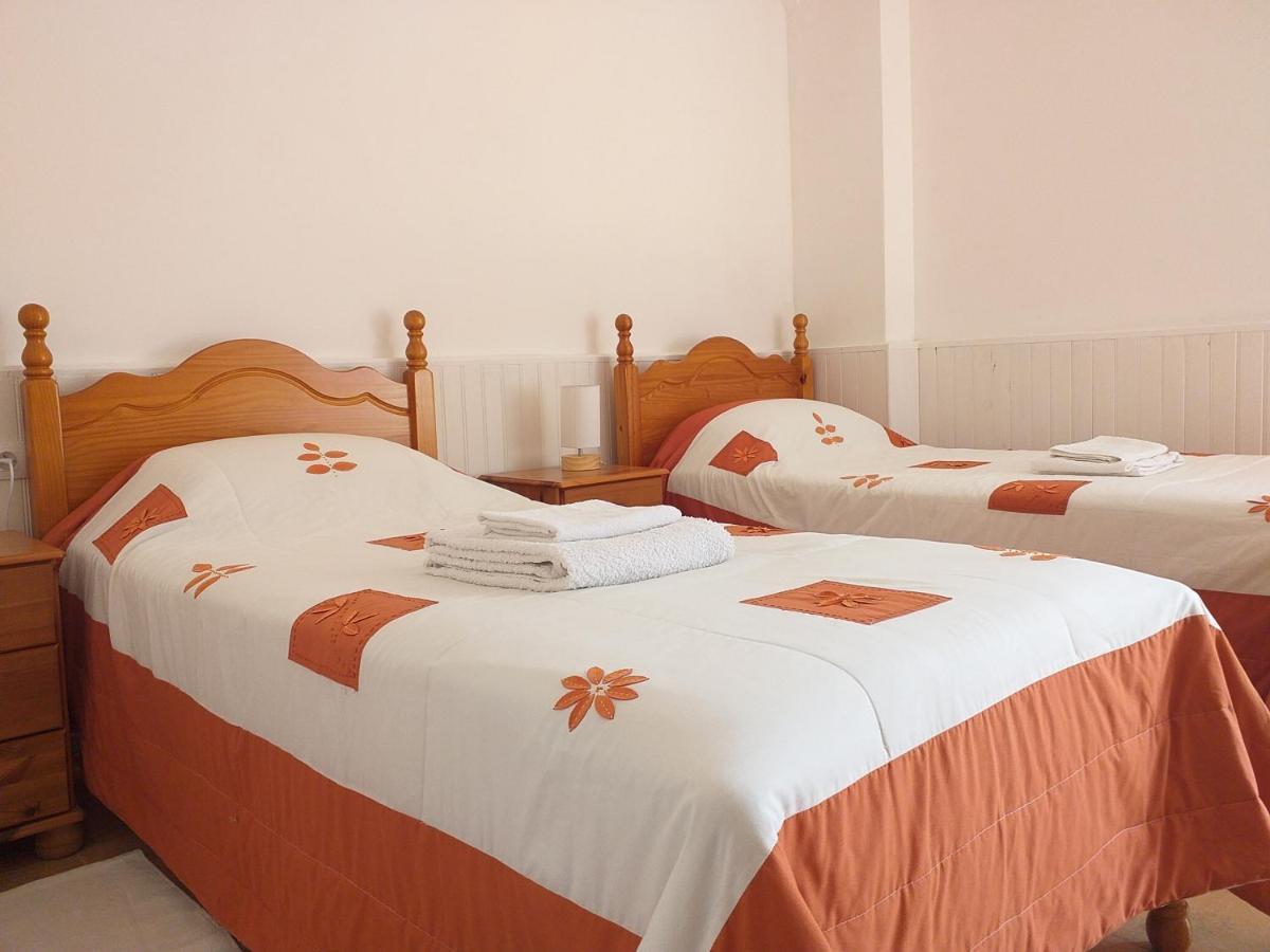 Ancienne Ecole Bed & Breakfast Cazaux-Villecomtal Exterior foto