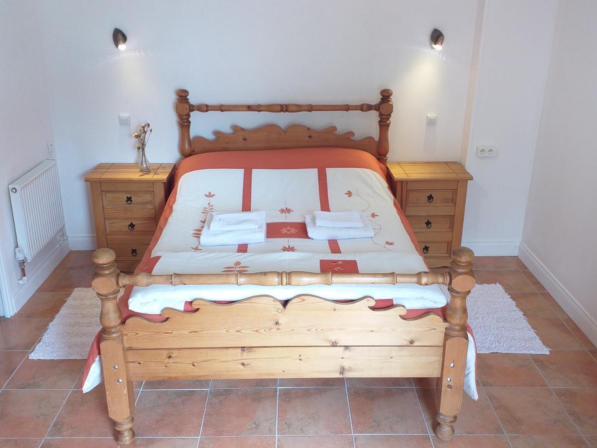 Ancienne Ecole Bed & Breakfast Cazaux-Villecomtal Exterior foto