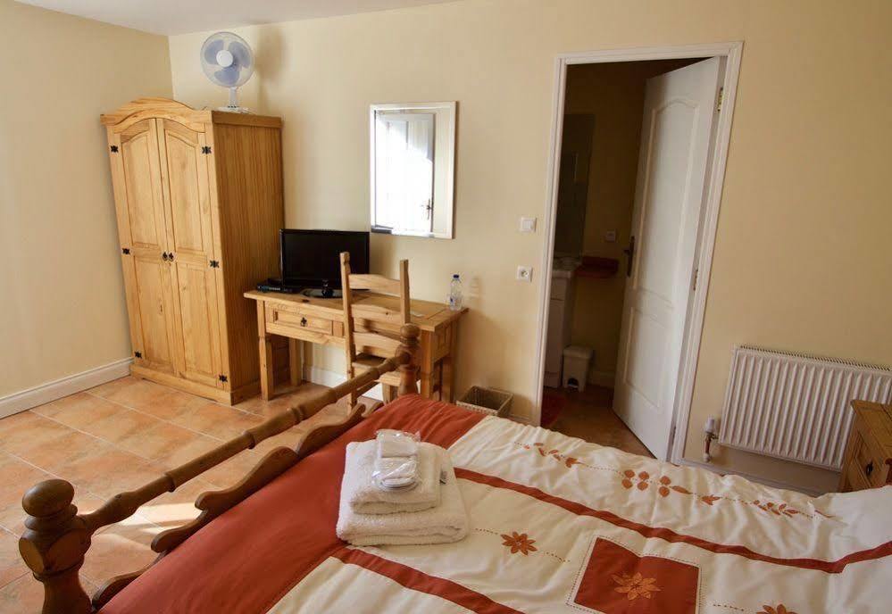 Ancienne Ecole Bed & Breakfast Cazaux-Villecomtal Exterior foto